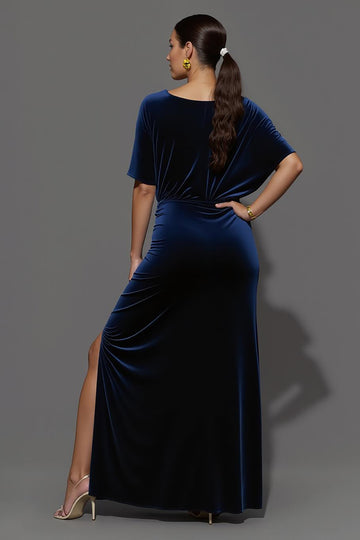 Robe longue formelle à col bateau en velours fourreau bleu marine avec fente